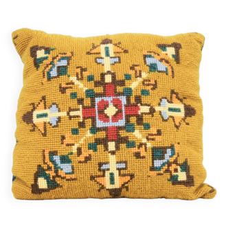 coussin vintage brodé ocre