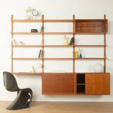 Classic shelving system from the 1950s in teak veneer by Poul Cadovius for Cado