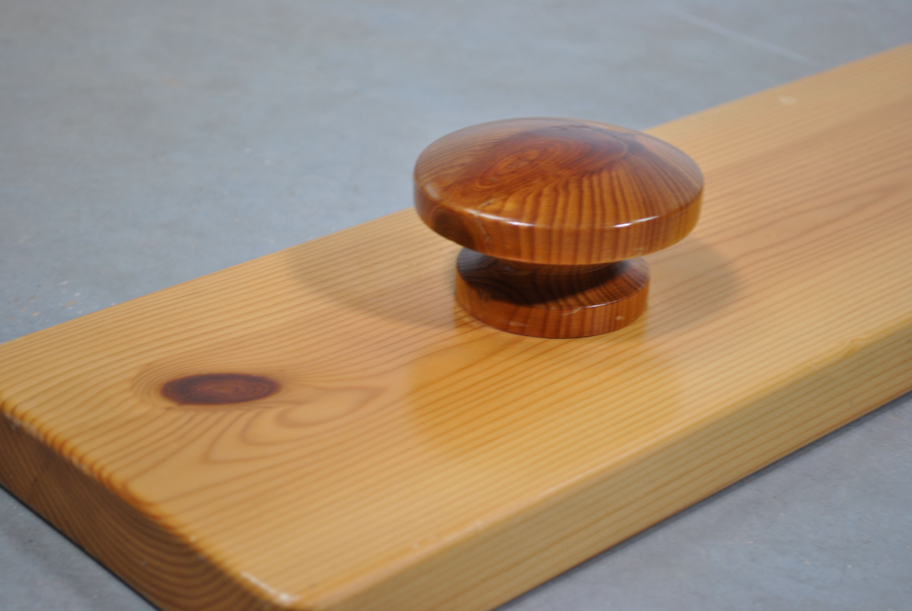 Wall coat rack in pine 1980