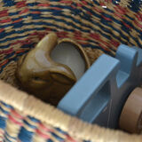 Vintage basket with leather handle