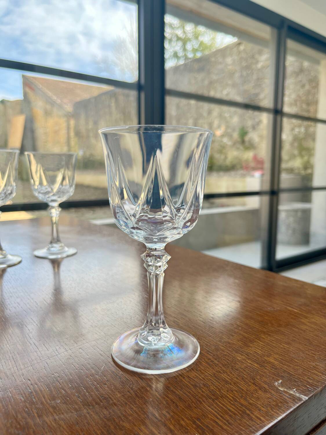 10 Stemmed glasses
