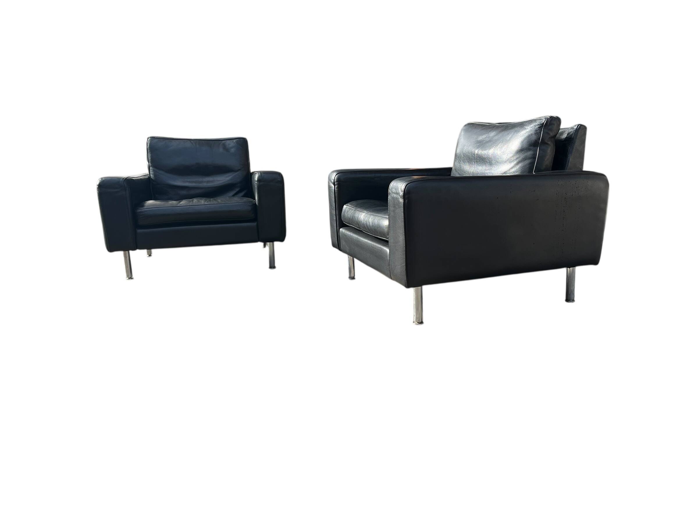 Lot de 2 fauteuils en cuir au design vintage