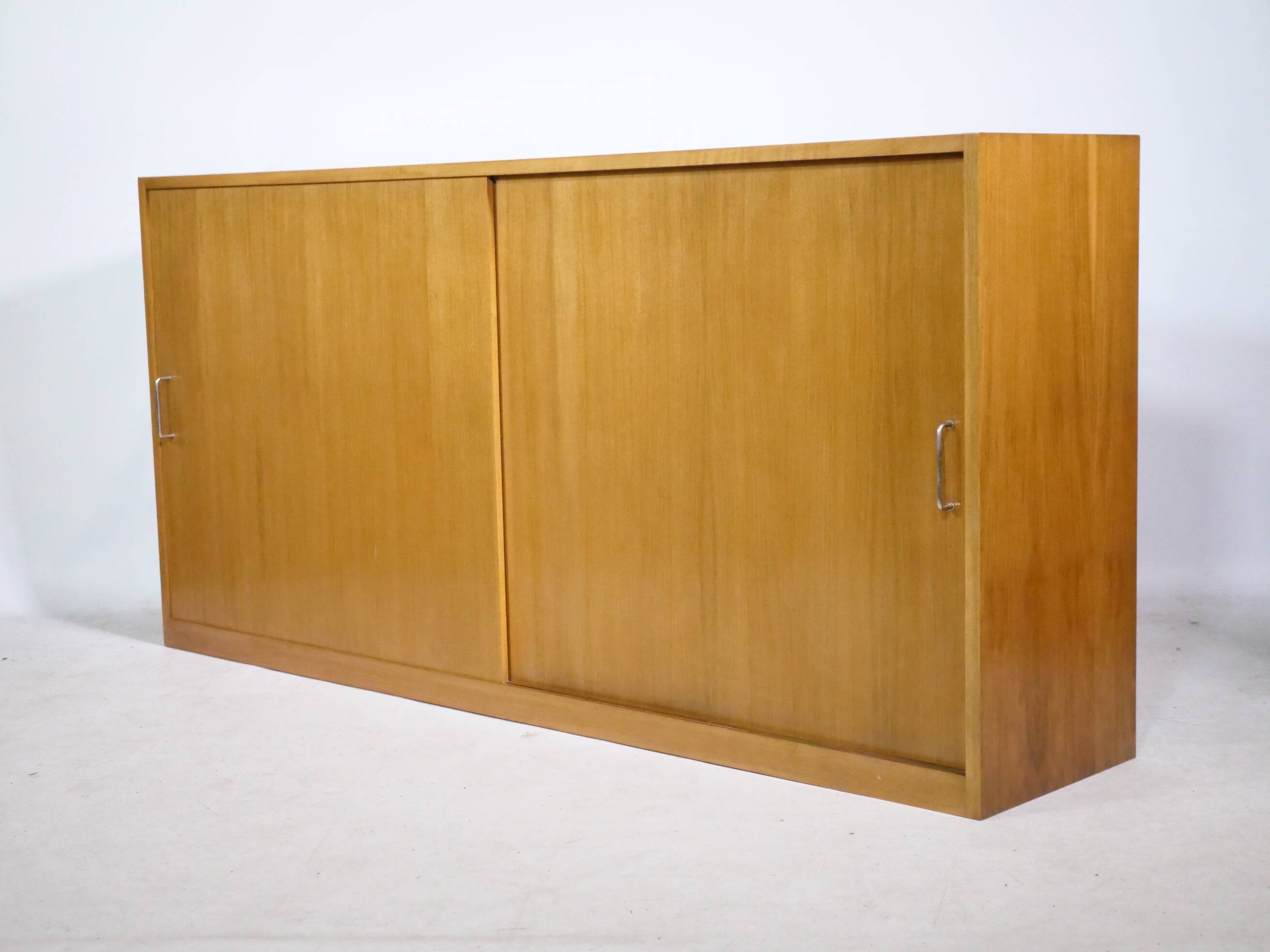 Buffet en bois à portes coulissantes EBW, Allemagne, années 1960