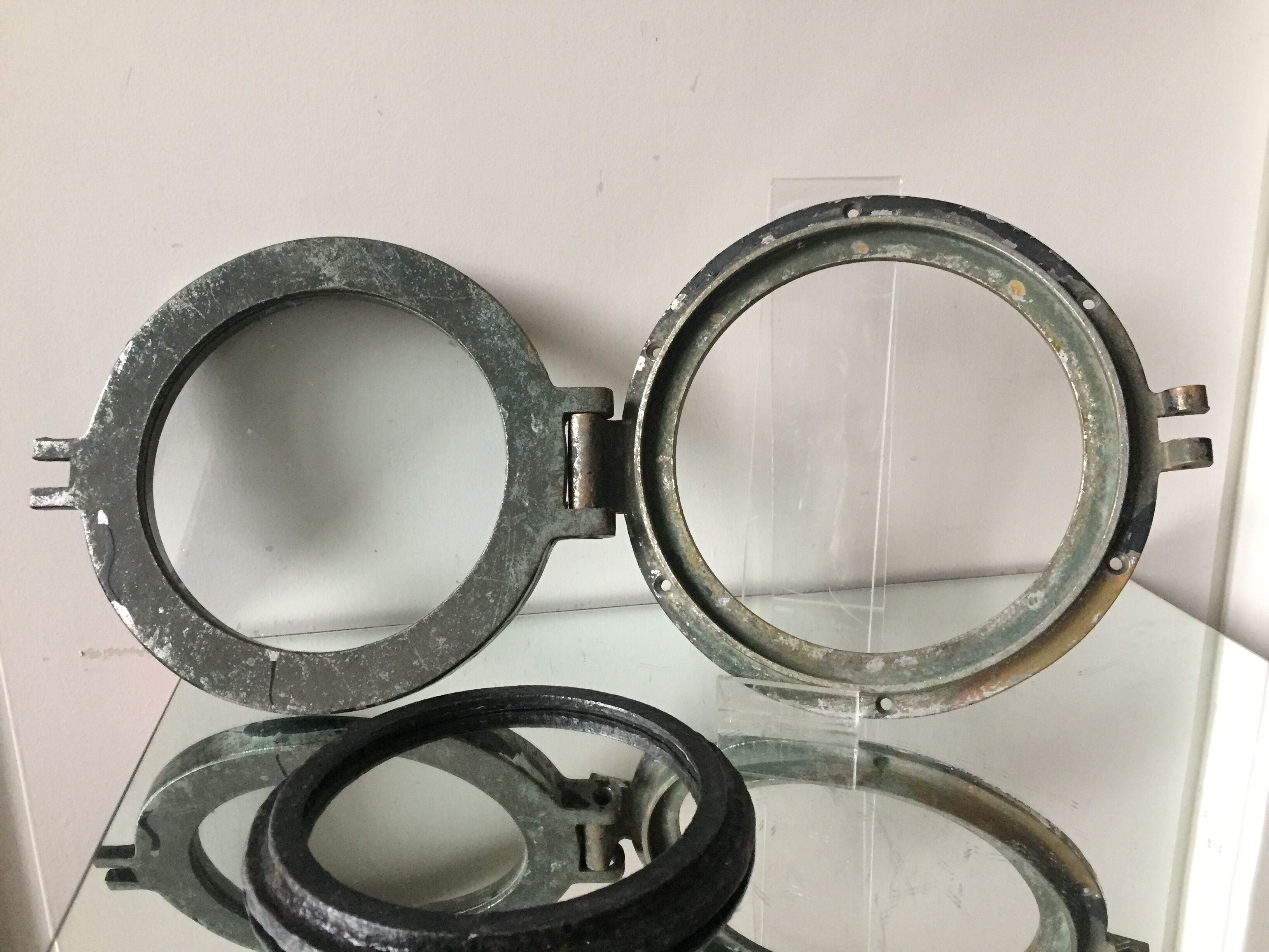 Vintage porthole mirror