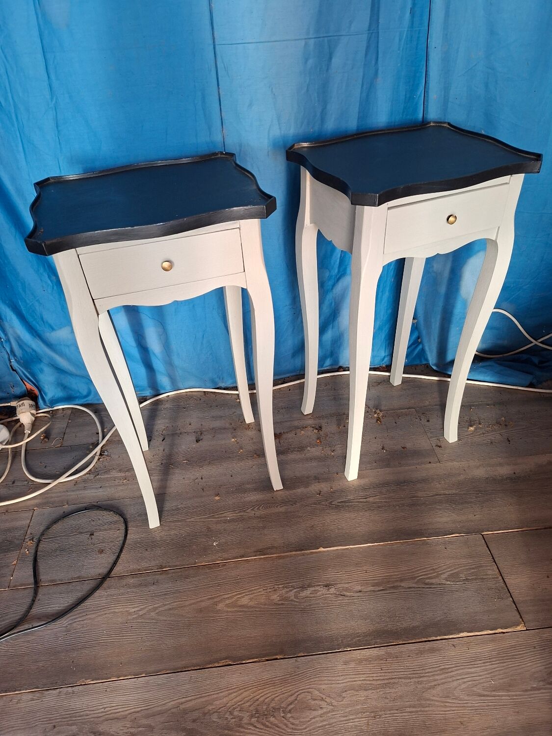 Pair of bedside tables 6