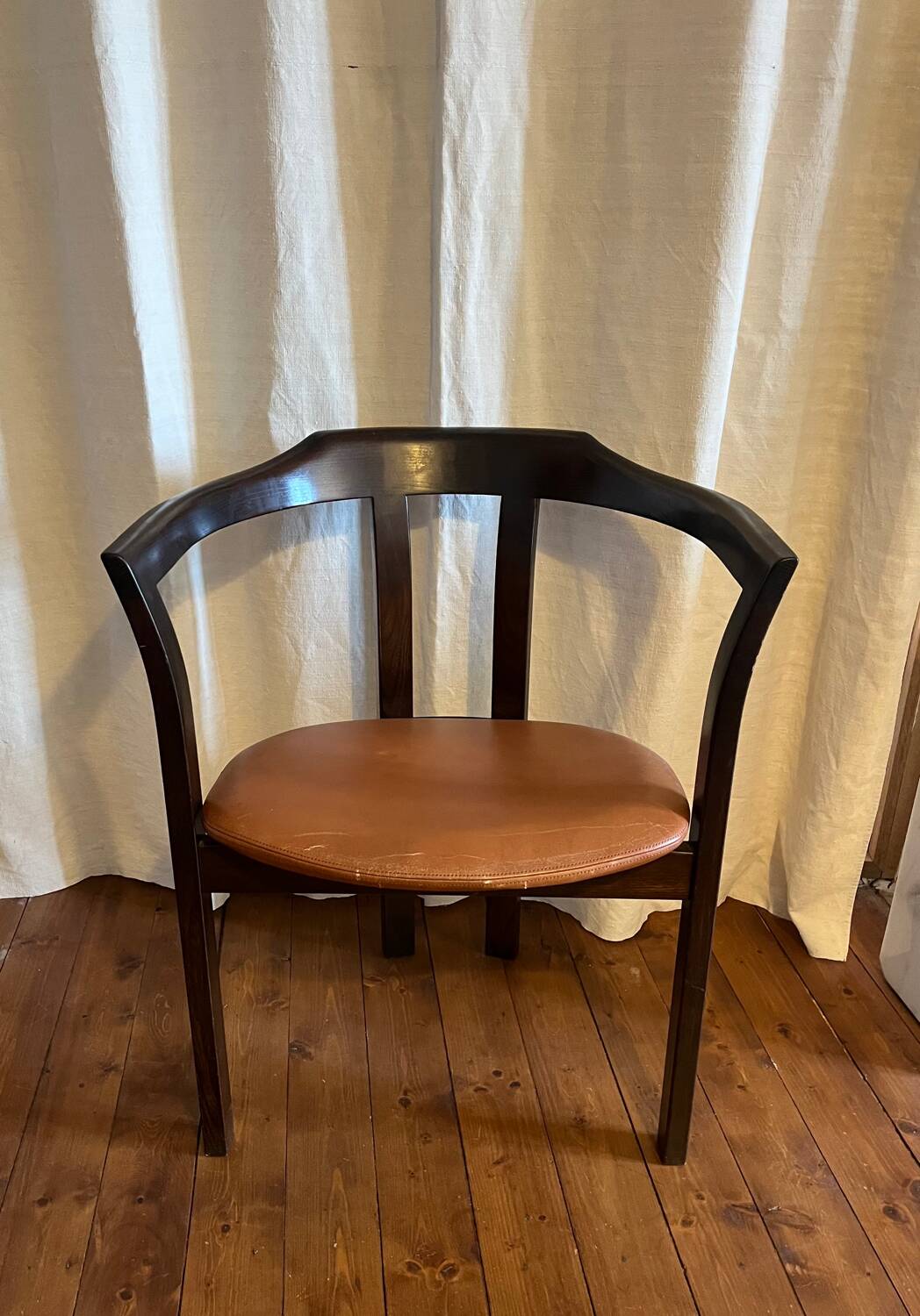 Hans Olsen, Armchair in varnished wood and leather