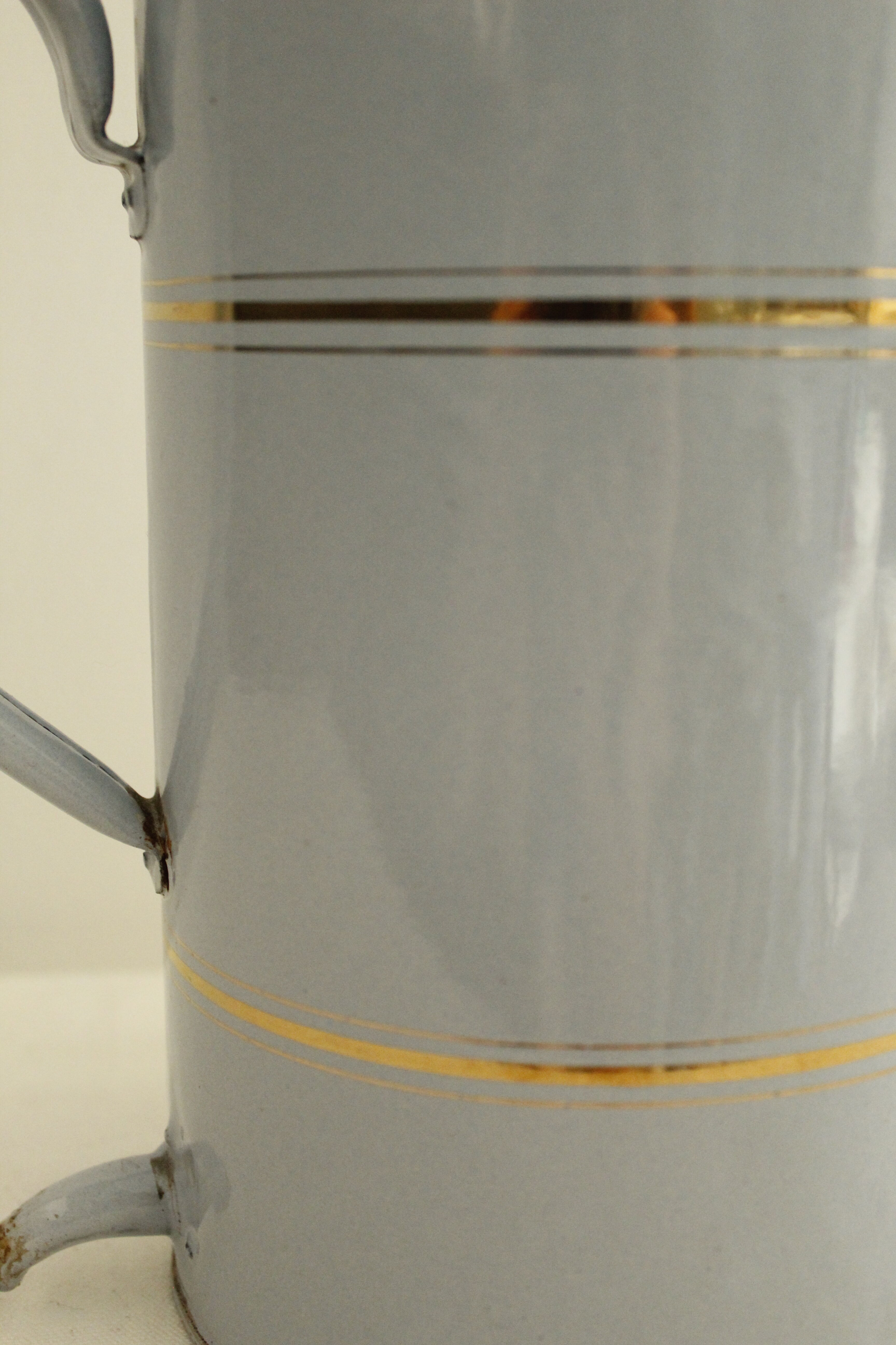 Enamelled metal fountain - light blue and gold