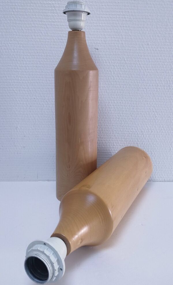 Deux pieds de lampe ''crayon'' bois massif design