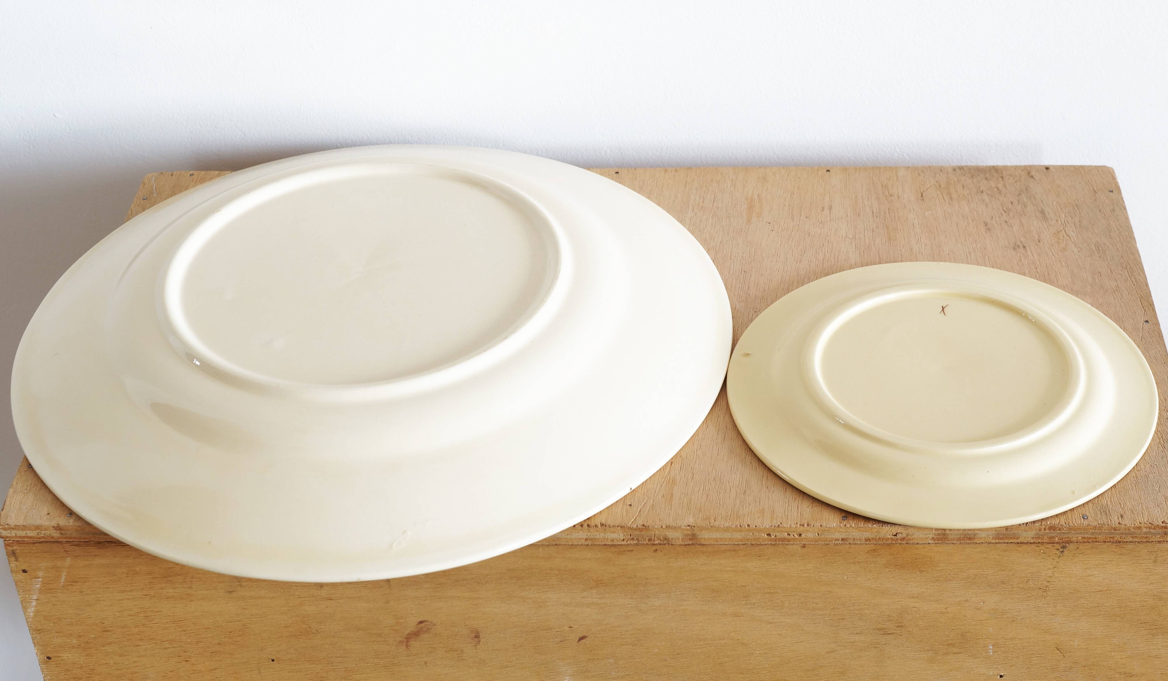 Dessert service 12 plates and tiled pie dish