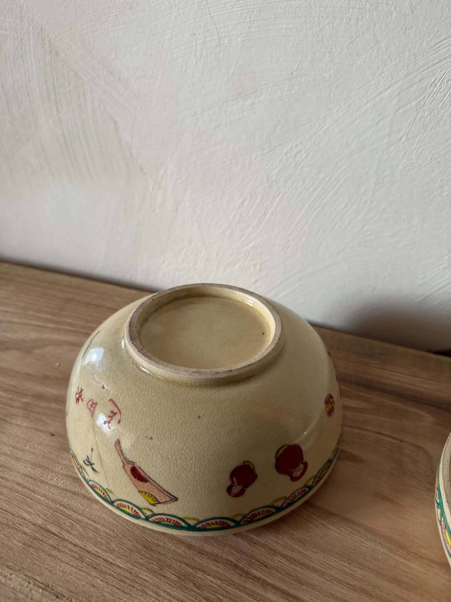 Japanese covered Satsuma ceramic box – heron and flowers decoration – signed