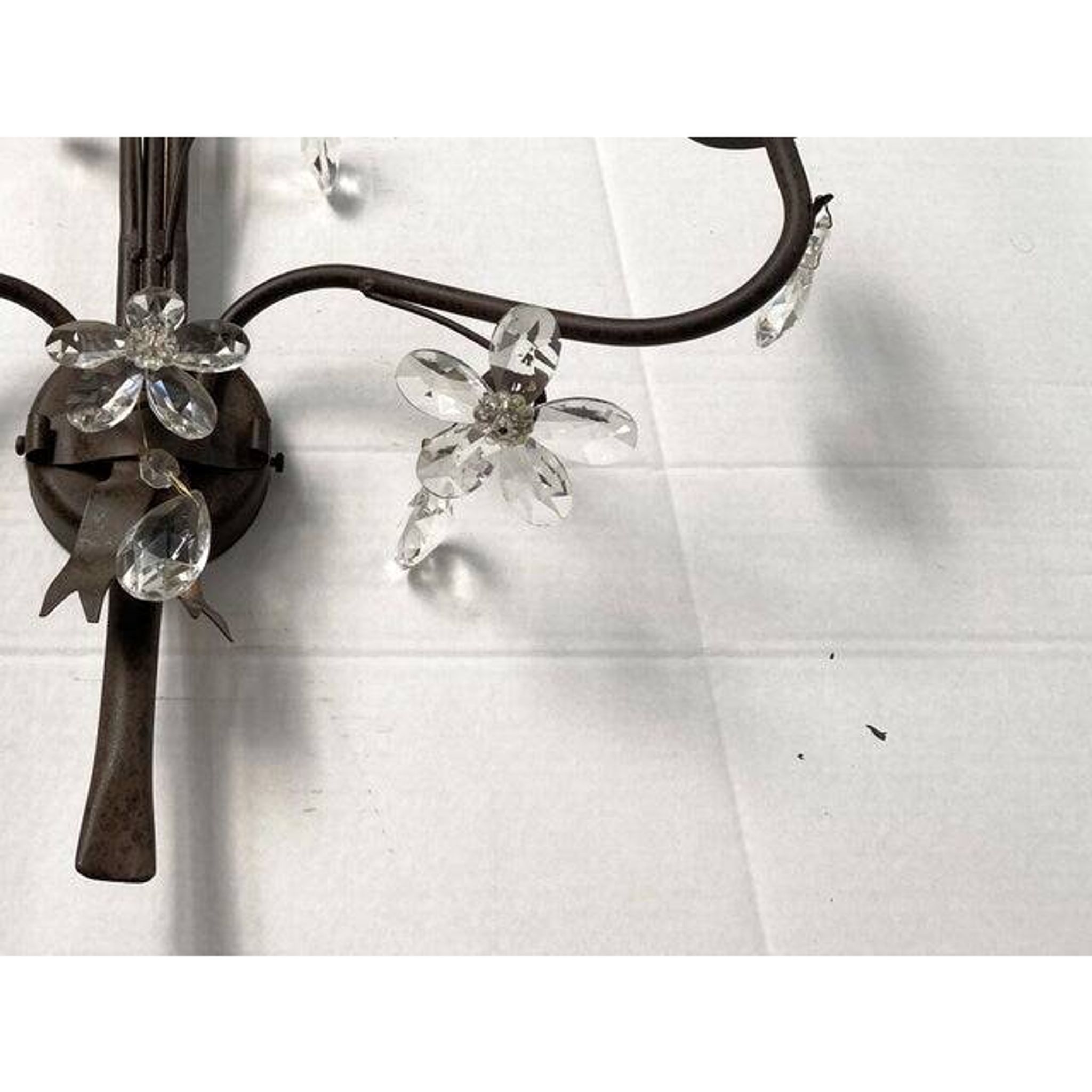 Contemporary rush and crystal flowers wall lamp