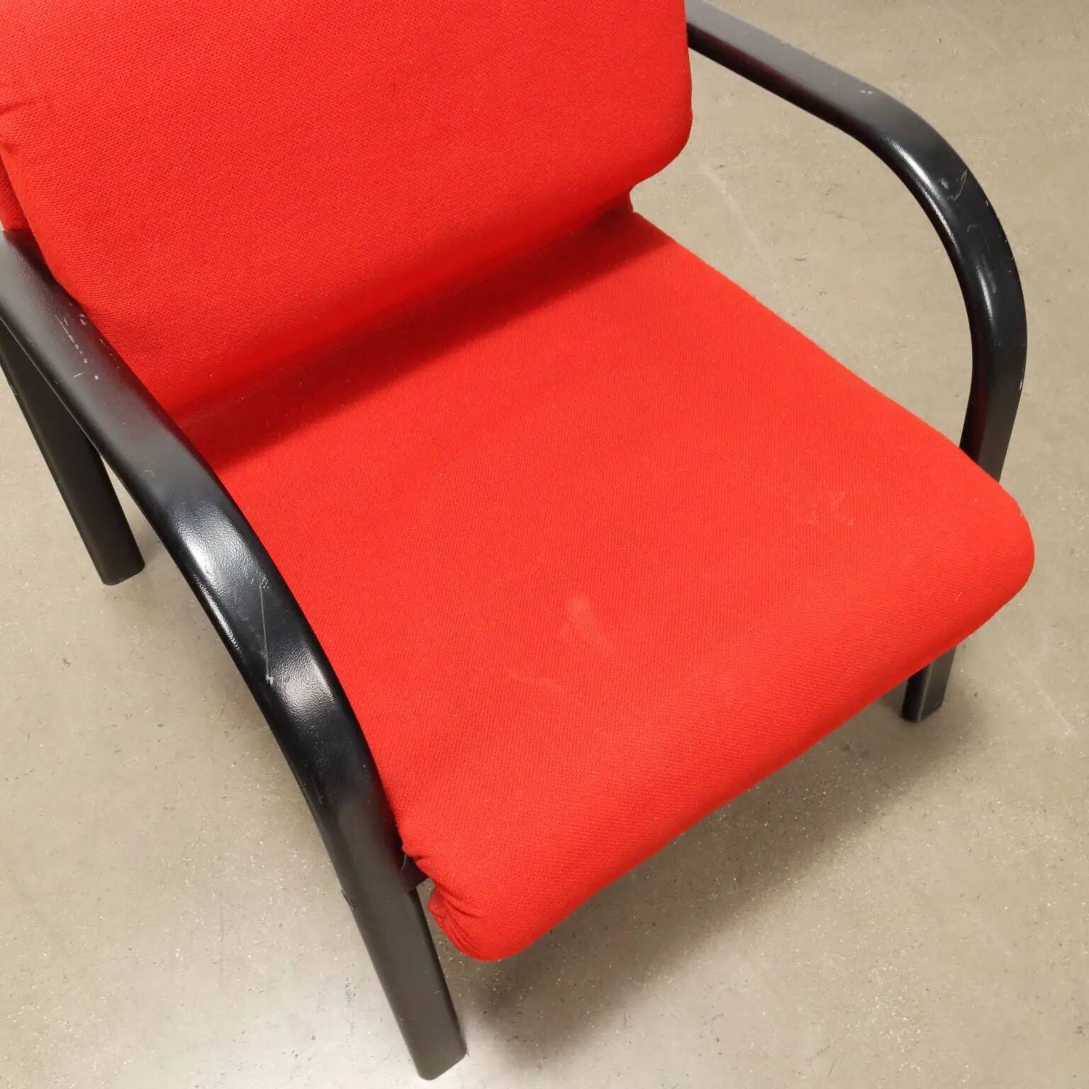 Vintage armchair from the 1980s in fabric and foam, Italy.