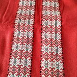 Tablecloth and 12 vintage cotton Basque-style napkins.