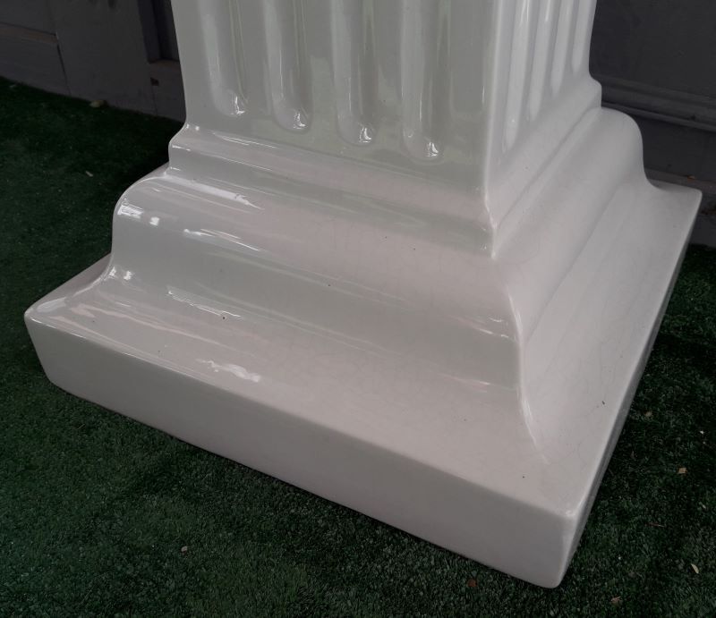 Gothy foot, Art Deco sink