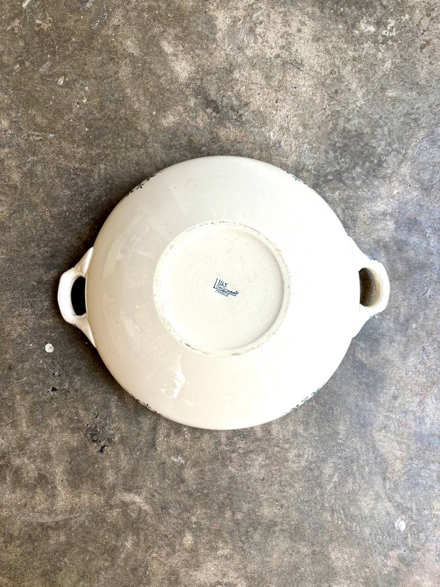 Longchamp eared salad bowl in iron terracotta, "Lily" service