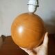 Pied de lampe boule en bois blond