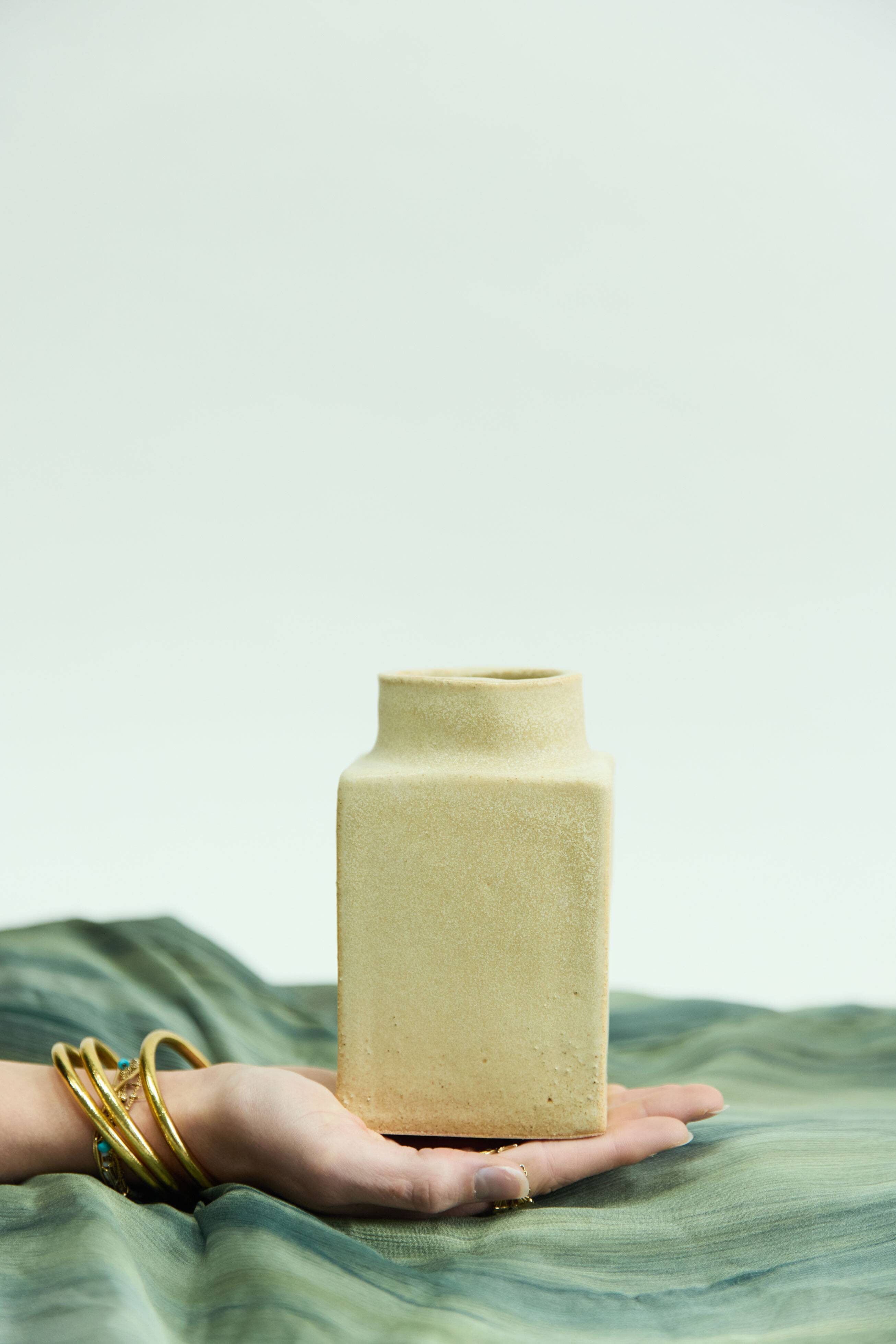 Cuubik small saffron vase
