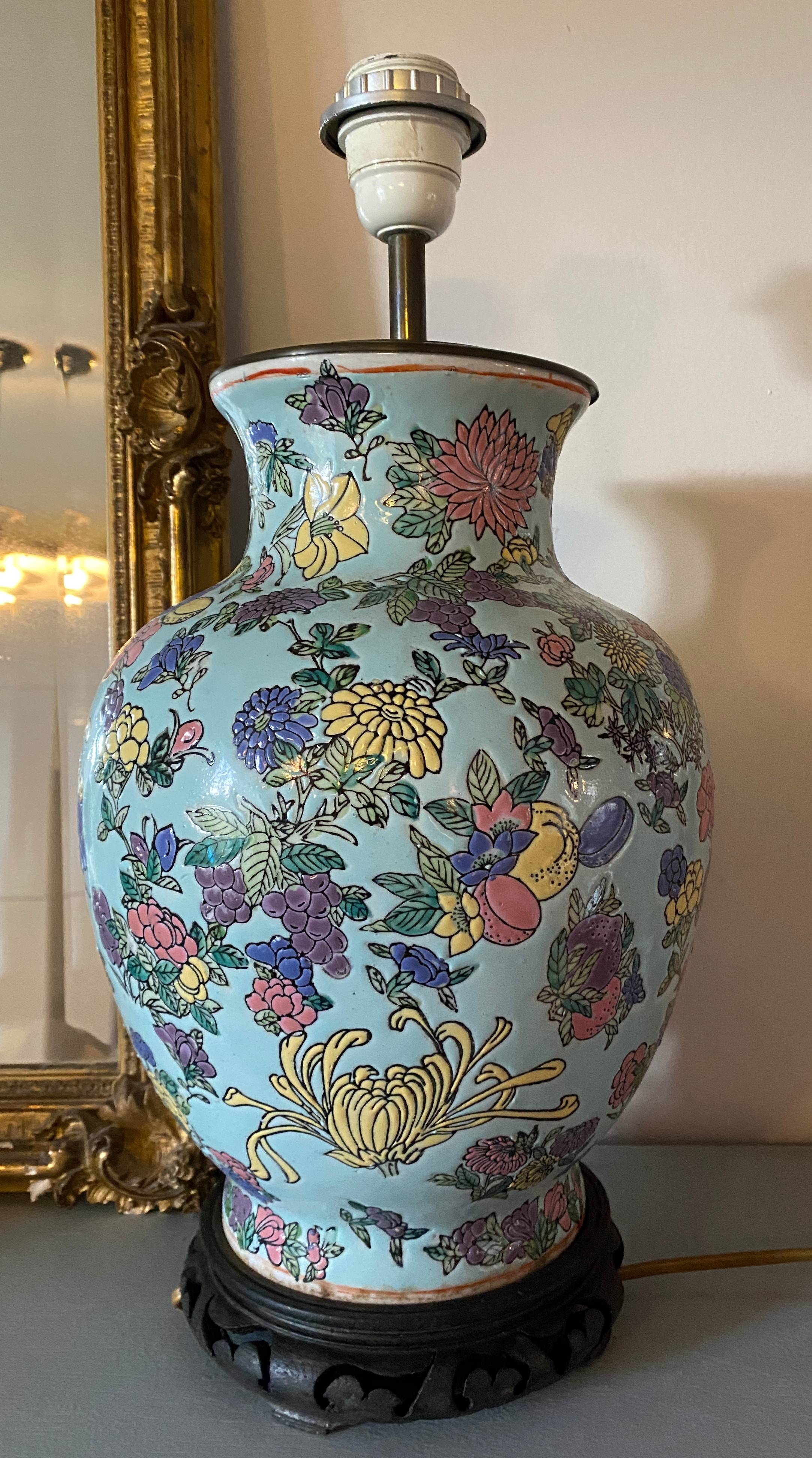 Large foot of enamel earthenware lamp with floral motifs (XX°)