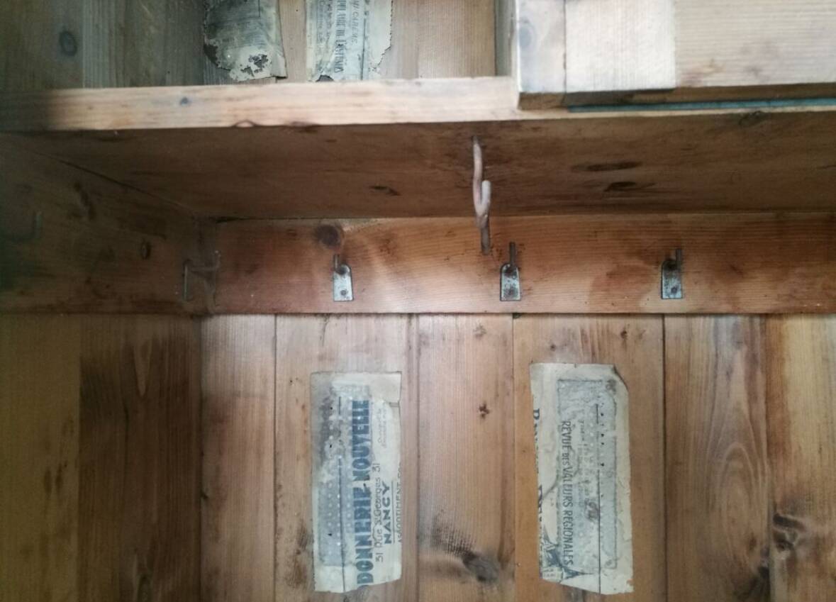 Armoire en sapin des années 20