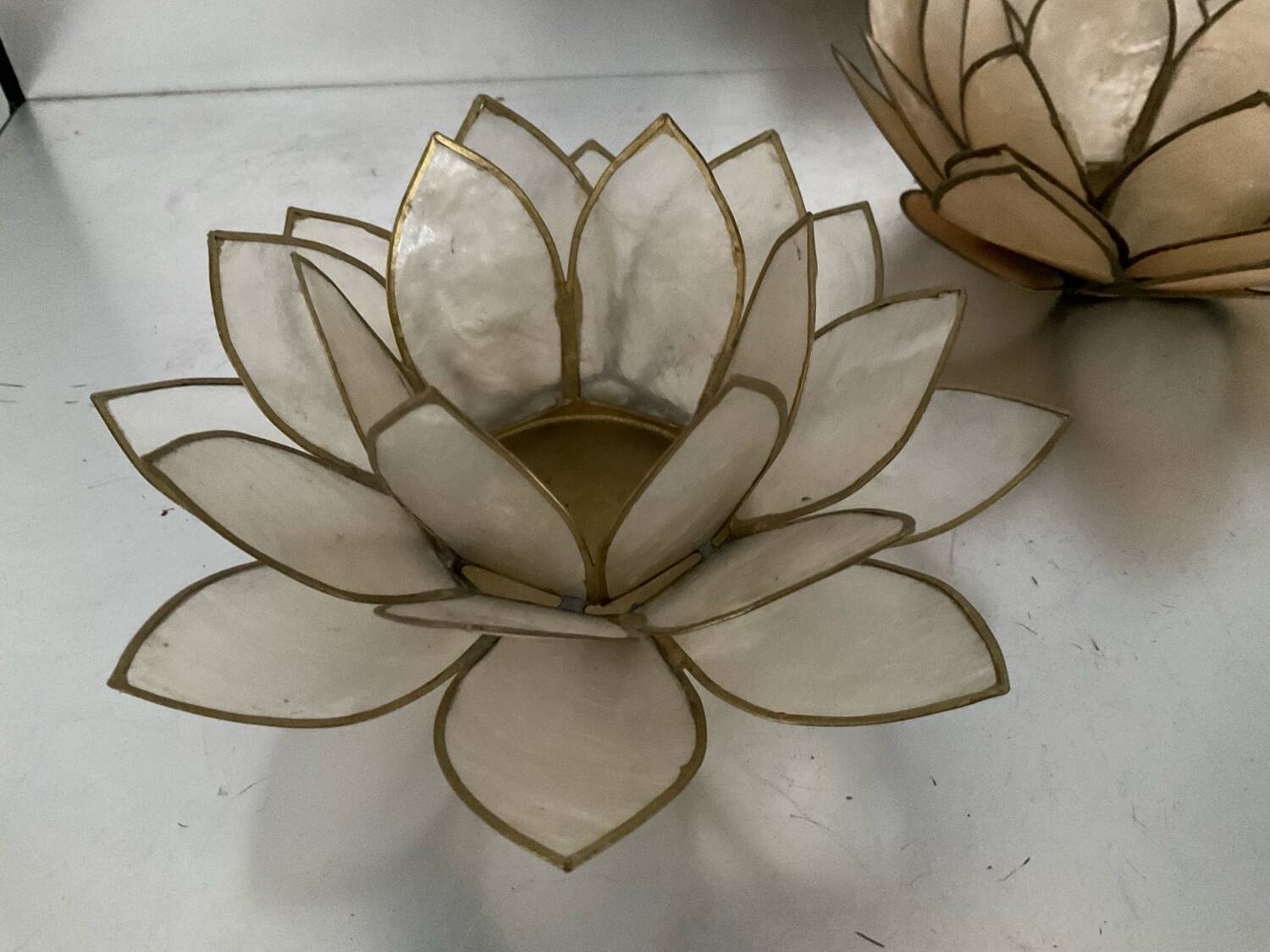 Pair of lotus candle holders in mother-of-pearl