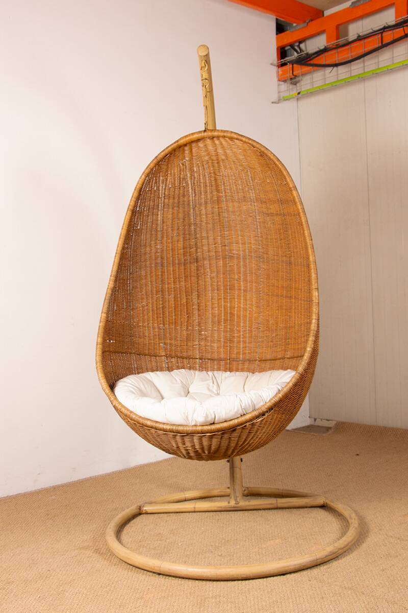 Danish armchair in woven rattan, with its metal stand, Nana Ditzel.