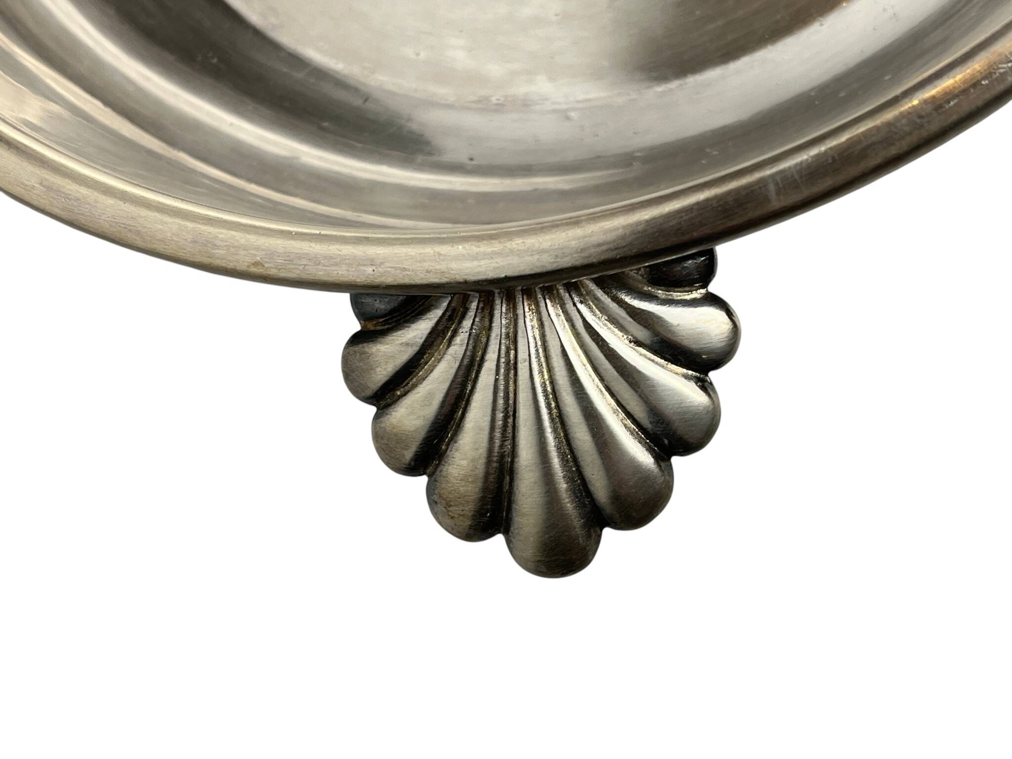 Tableware, silver-plated vegetable dish with shell handles, 20th century.