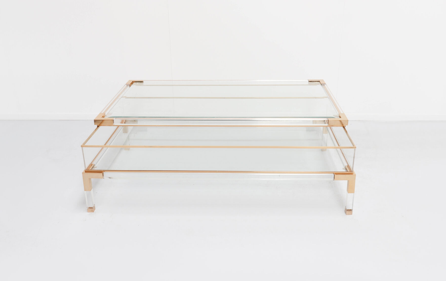 Sliding table in lucite and brass, Jansen House style