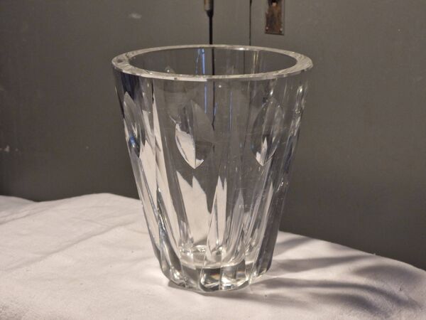 Vase ancien en cristal - Estampille  Saint Louis - Hauteur 15,5 cm