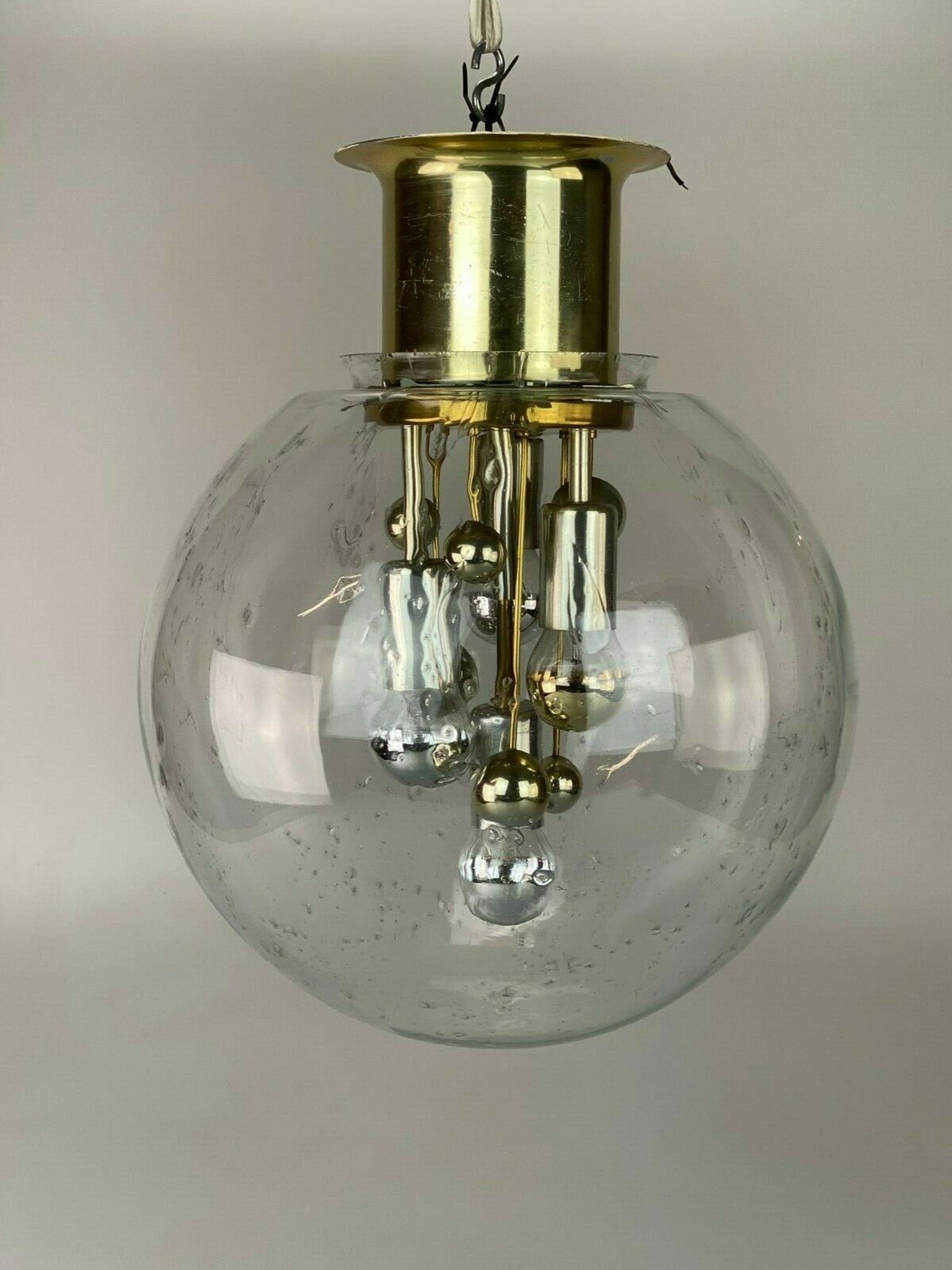 Plafonnier à boule doria en verre espace age design