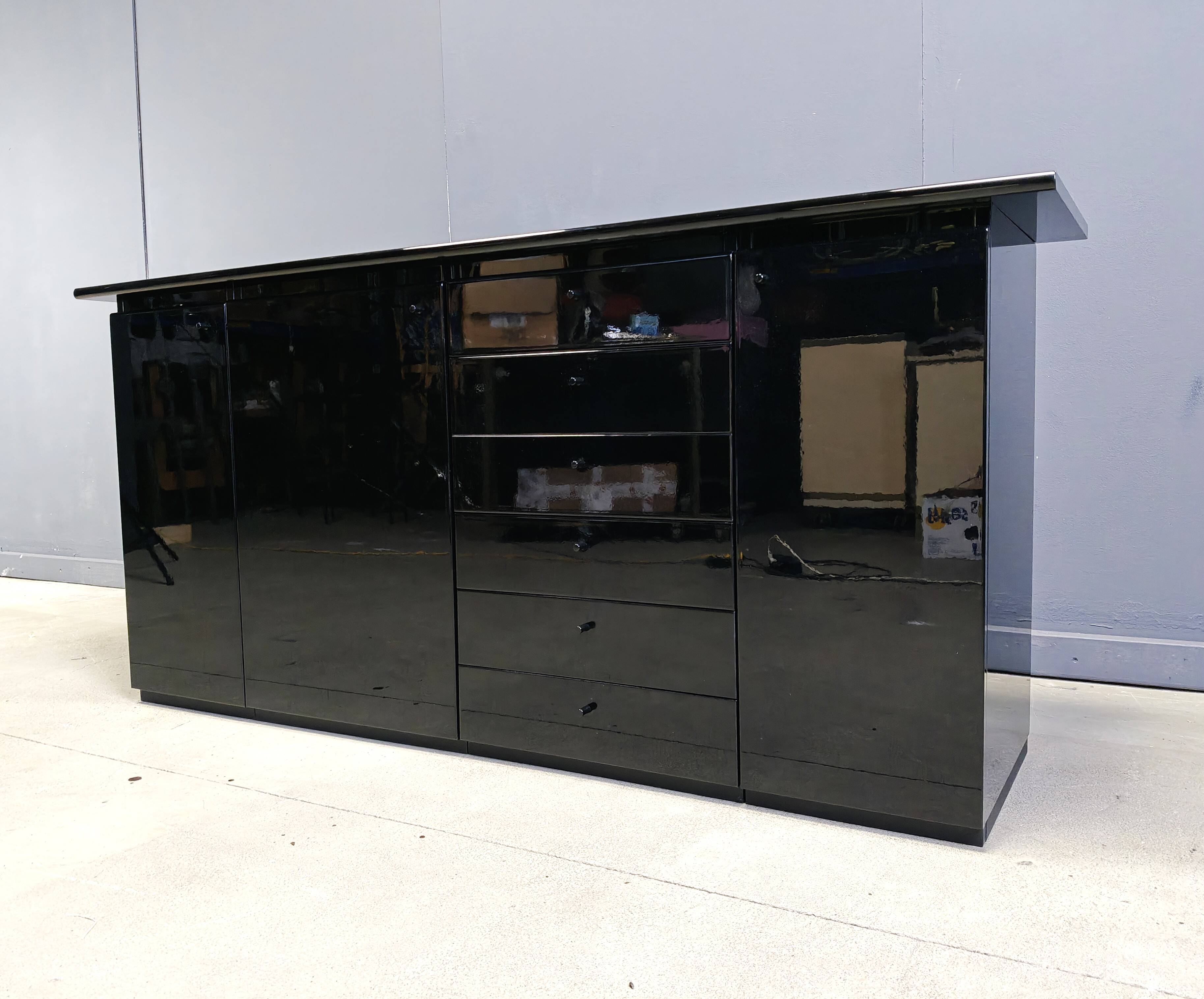 Vintage Italian Gloss sideboard, 1970s