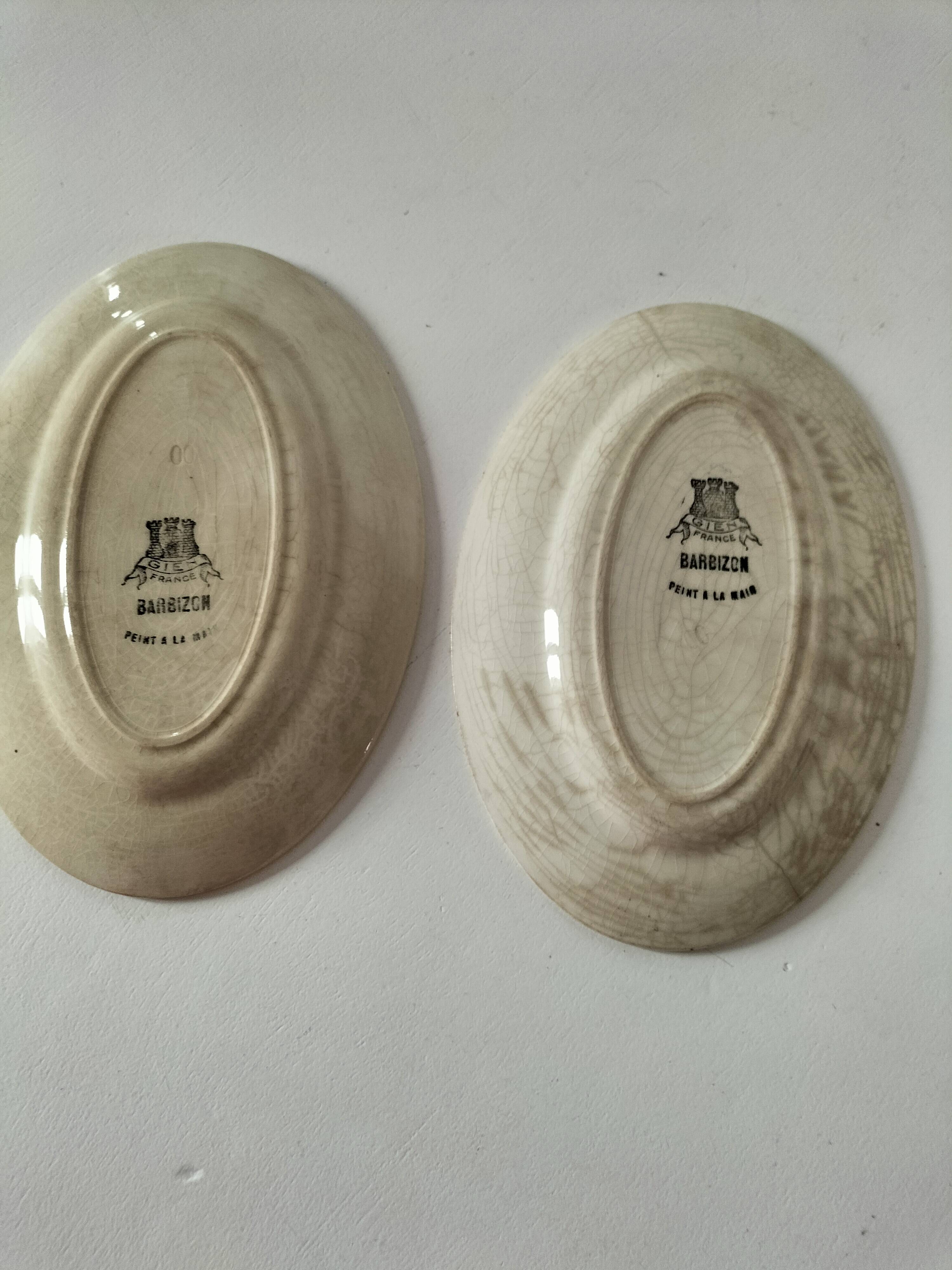 Pair of Gien dishes model Barbizon, hand-painted floral decoration, 1930s-40s.