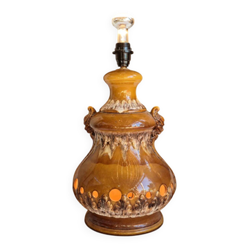 Large caramel and cream glazed ceramic lamp – Relief decoration and double lighting