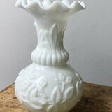 White opaline vase from the early 20th century