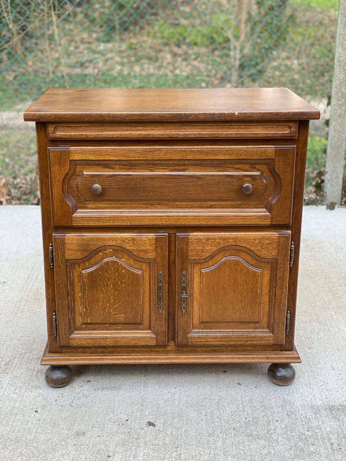 English sideboard with 2 doors, solid wood, medium satin oak