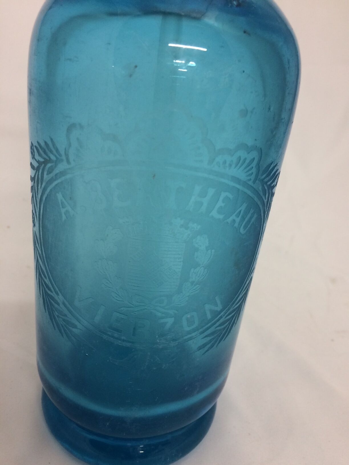 Old blue siphon Vierzon