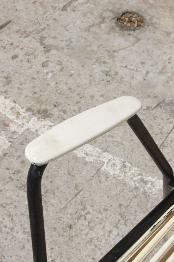 Fauteuil fer forgé, laiton & scoubidou, France 1950s