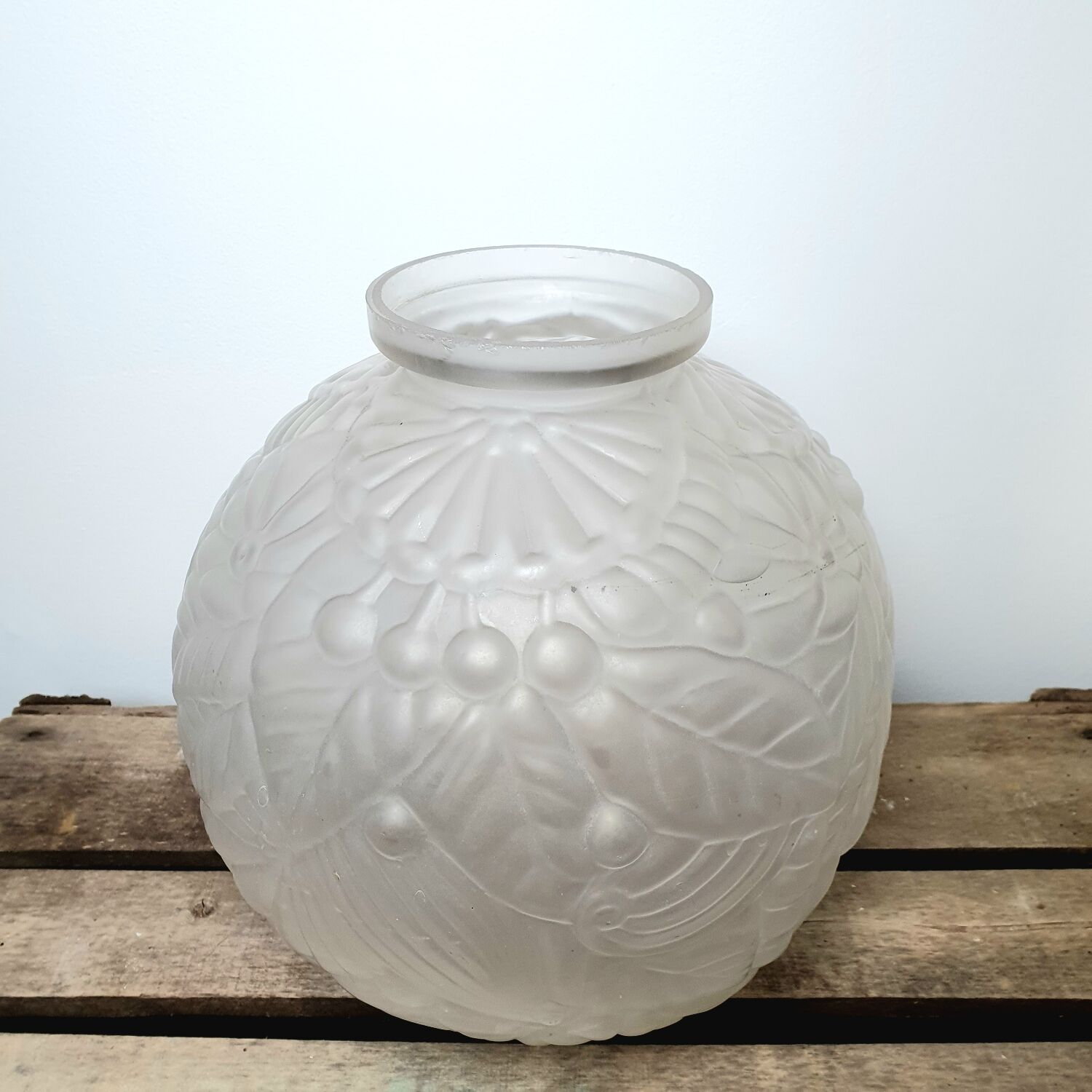 Art Deco vase floral decoration