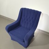 Graceful arm chair / wool bouclé / 70's