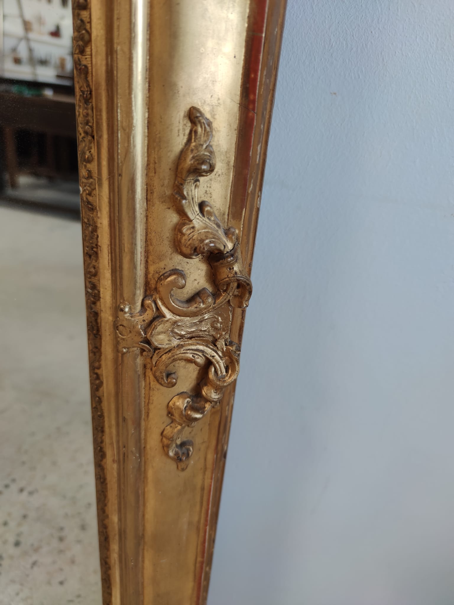 Rectangular golden mirror moldings plant motifs nineteenth H: 130cm
