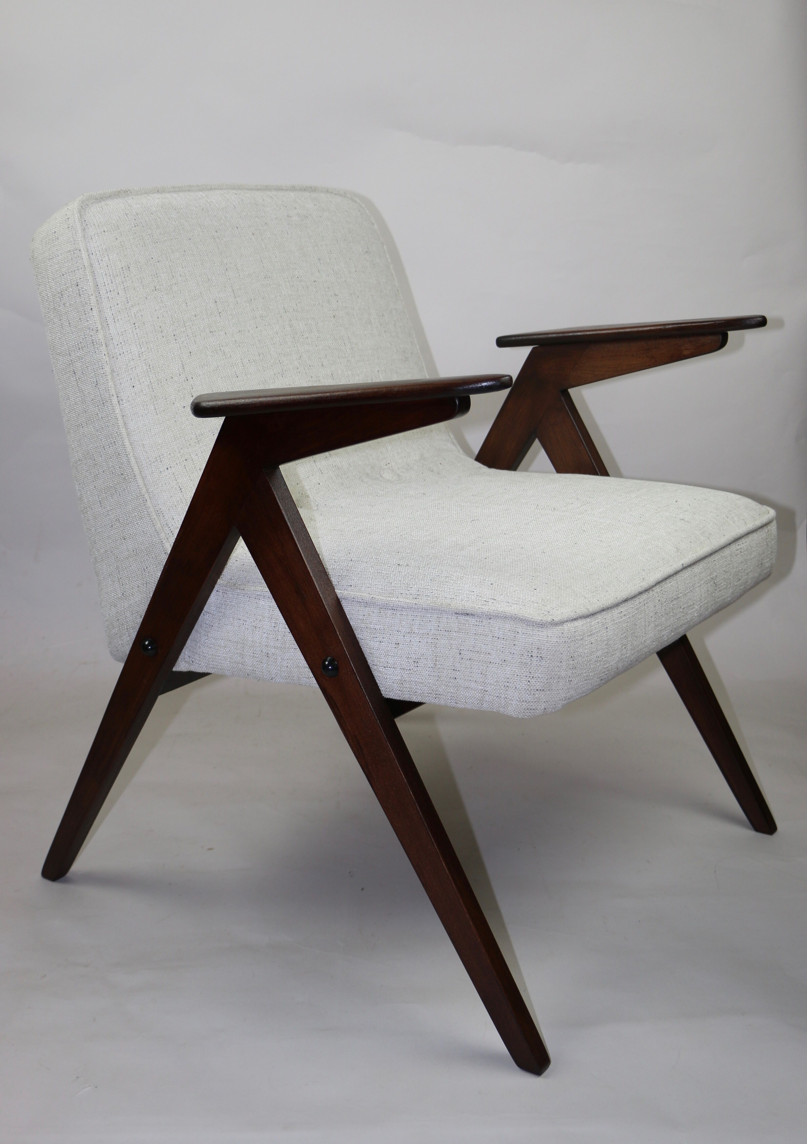 Fauteuil beige Bunny de Józef Chierowski, années 1970