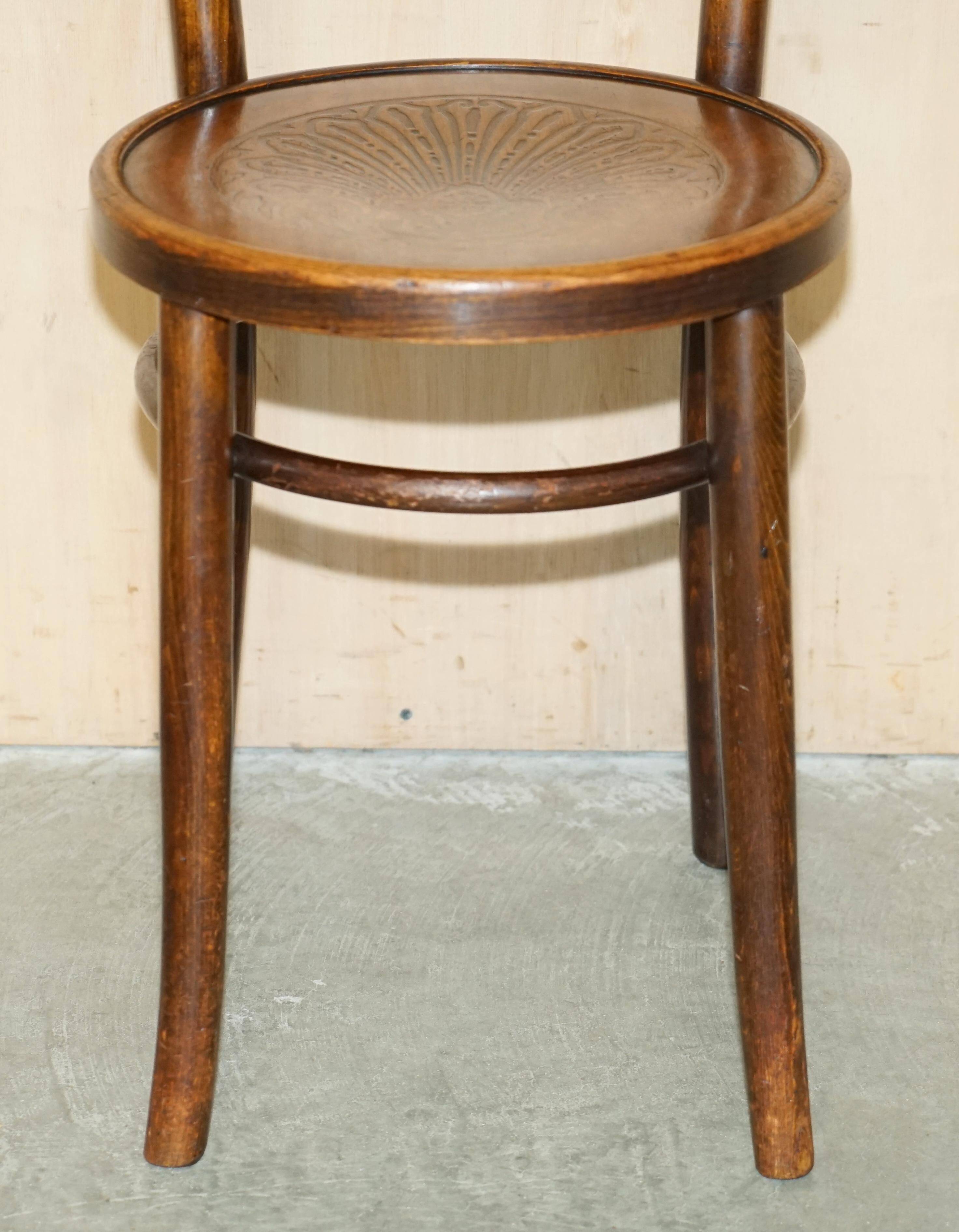 Suite de quatre chaises bistrot Thonet circa 1930