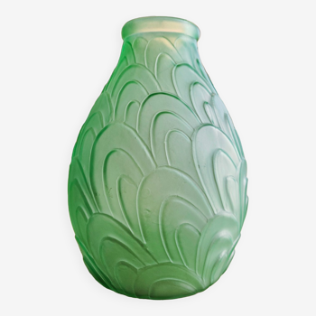 Vase art deco vert pâle