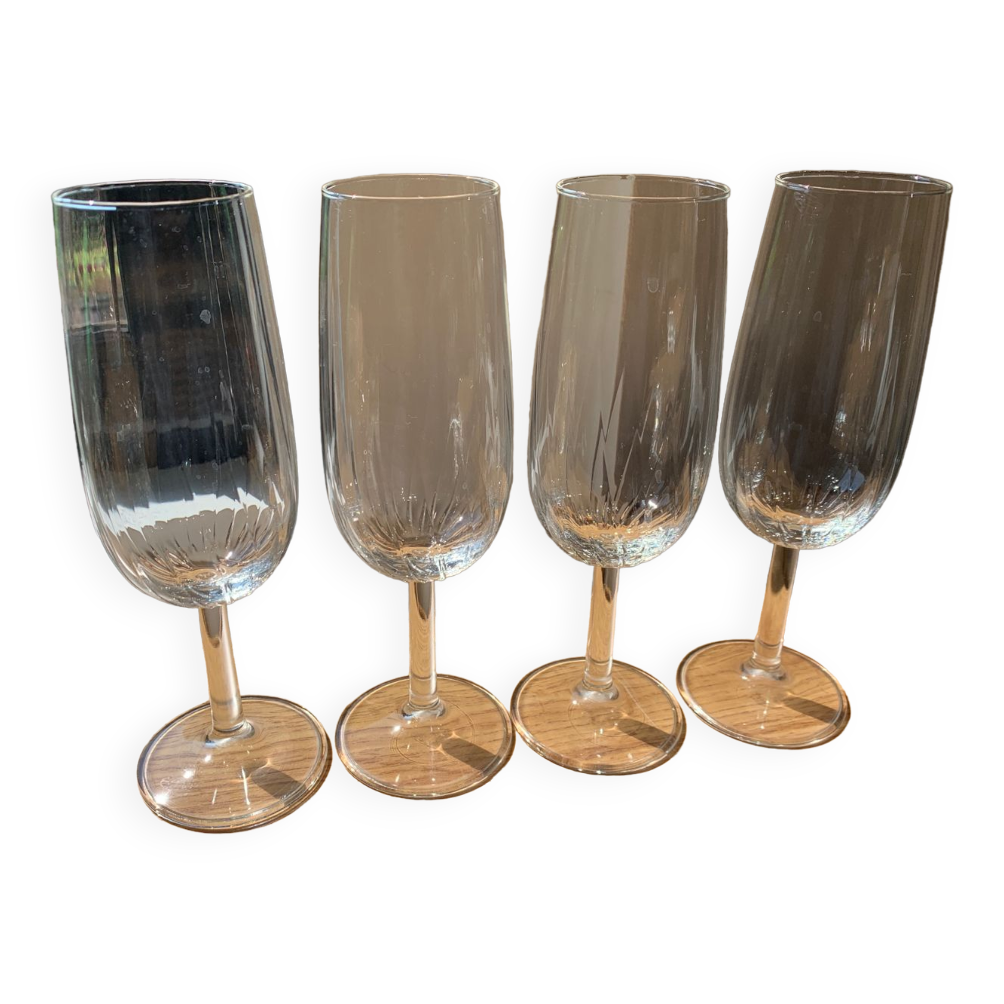 4 flutes stemmed glasses wine / champagne