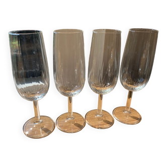 4 flutes stemmed glasses wine / champagne