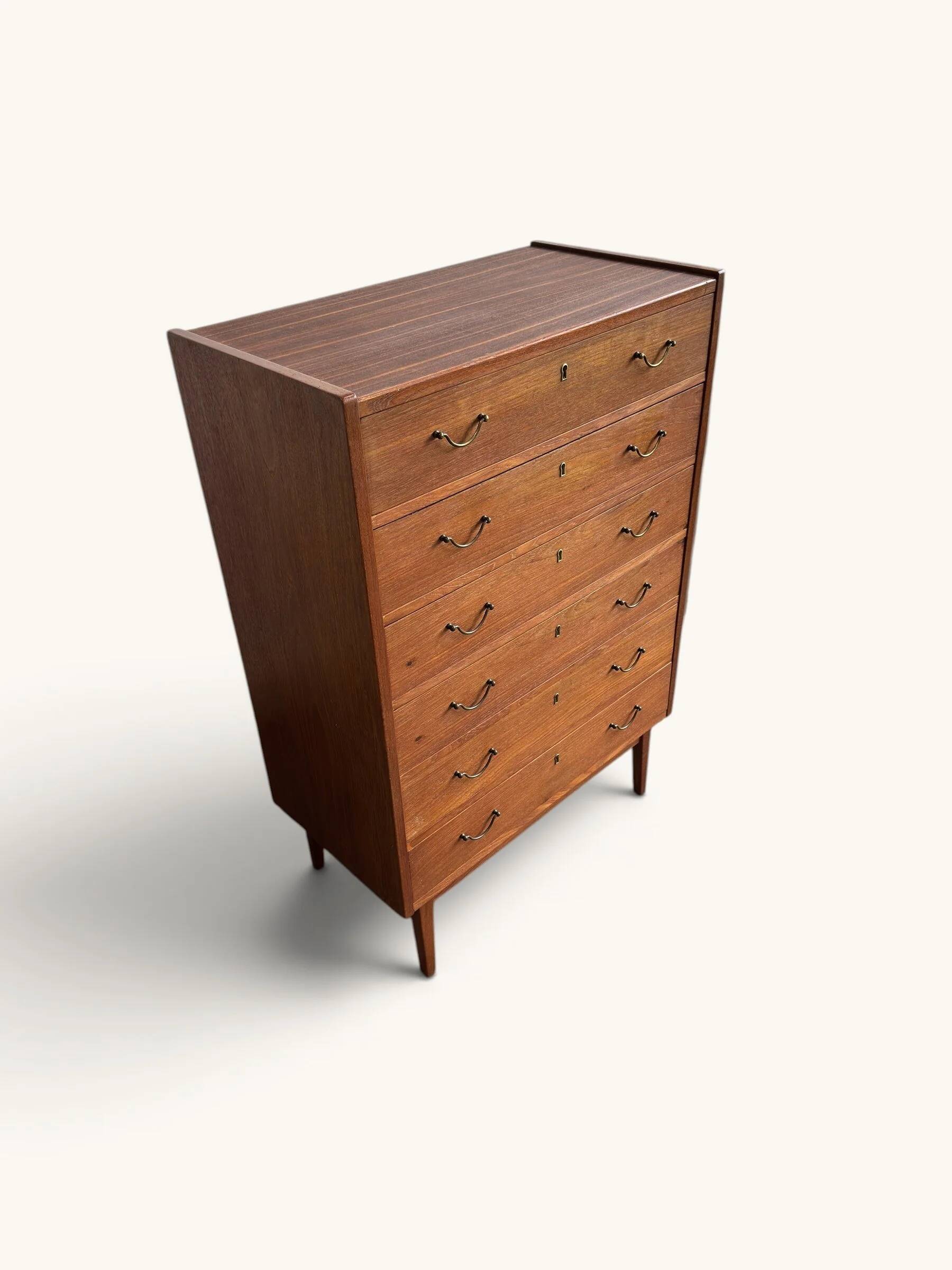 Chiffonnier danois vintage « tallboy » en placage teck