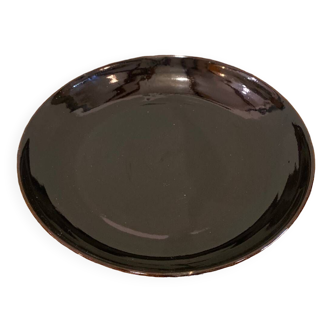 Artisanal stoneware dish