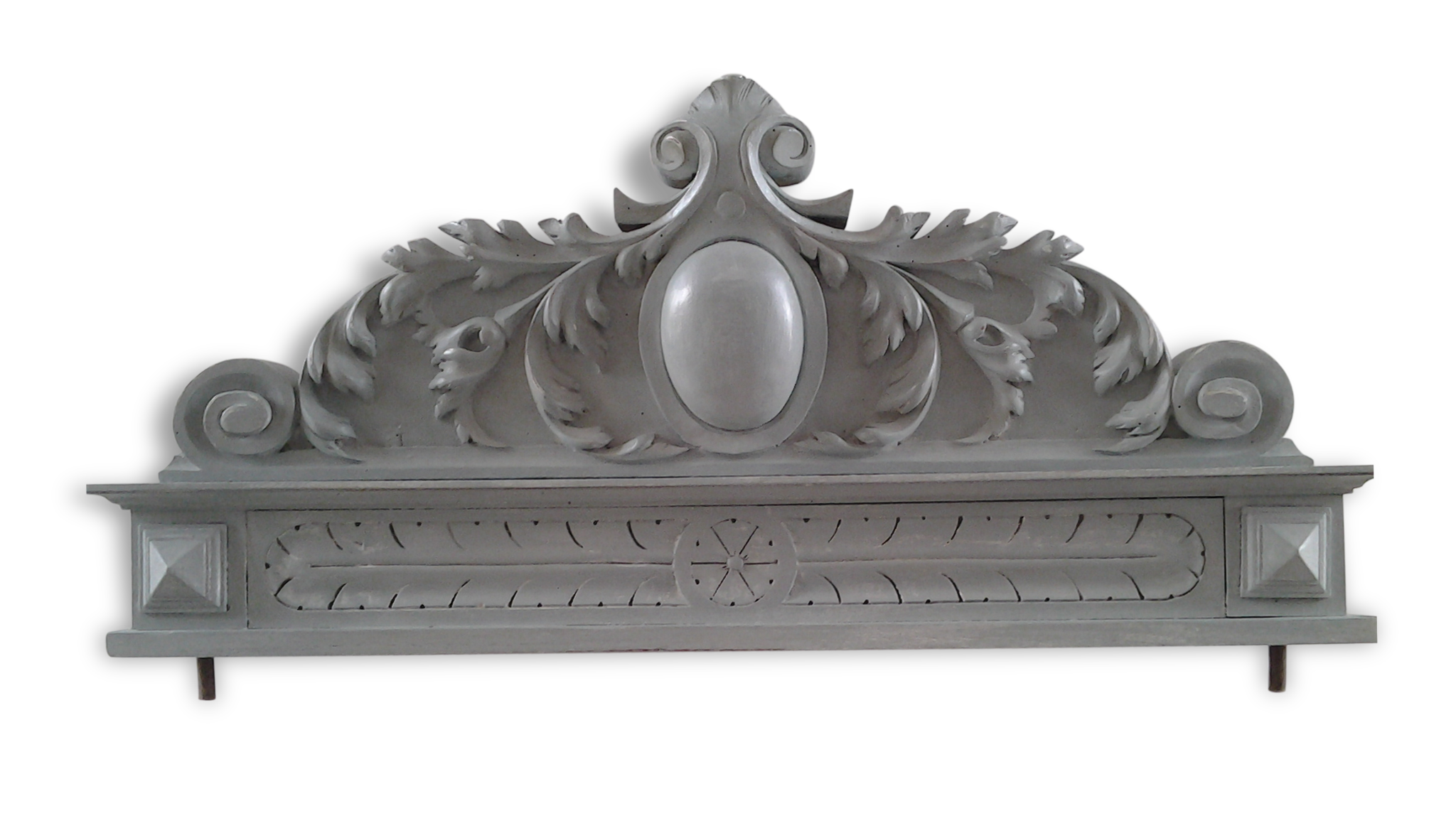 Jade patina pediment