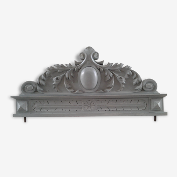 Jade patina pediment