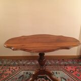 Bevelled table in varnished wood