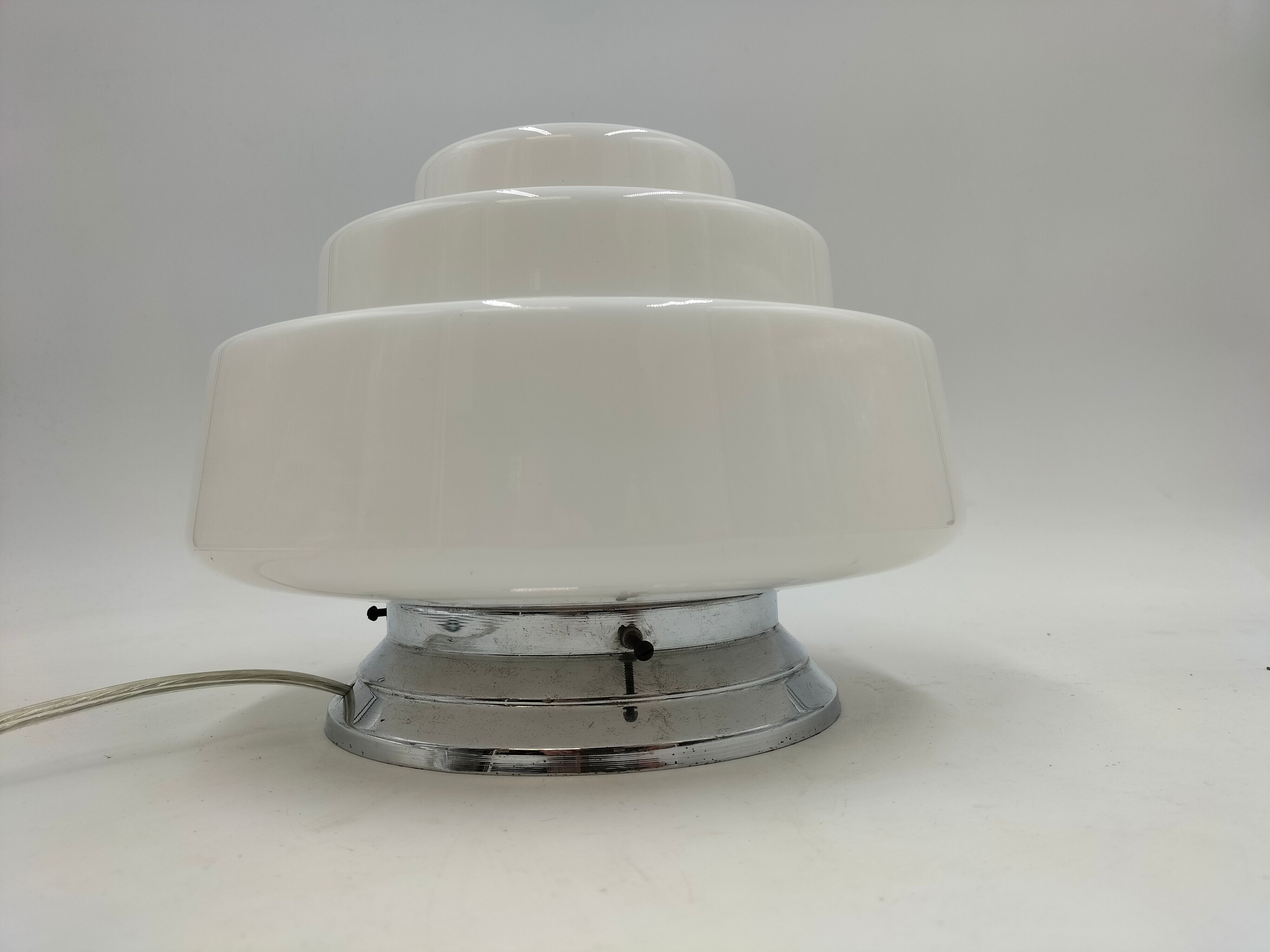 Art deco building lamp